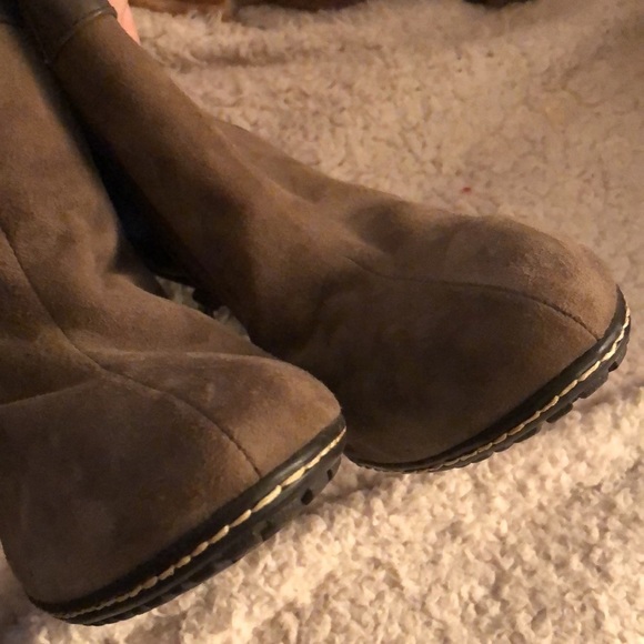 Sofft size 11 brown & tan suede bootie w/ stacked heel rubber grip sole - Picture 9 of 15